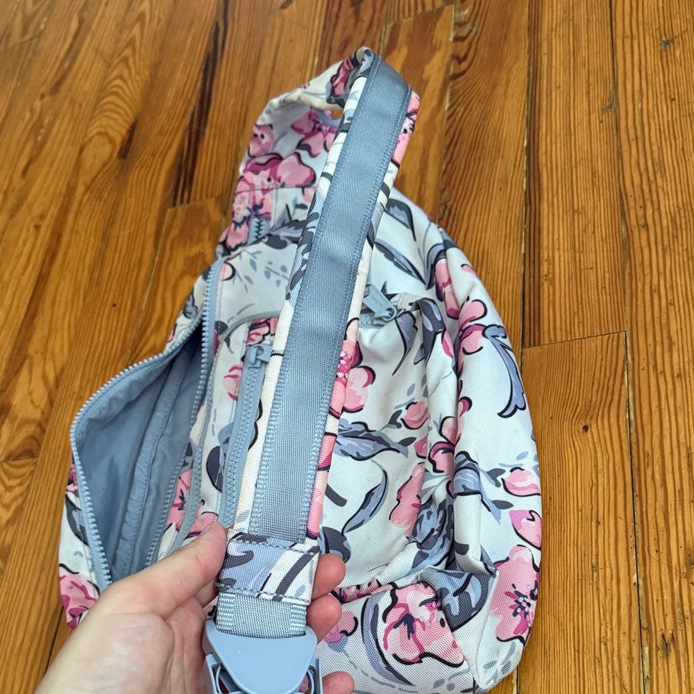 Vera Bradley floral sling bag - Picture 10 of 10